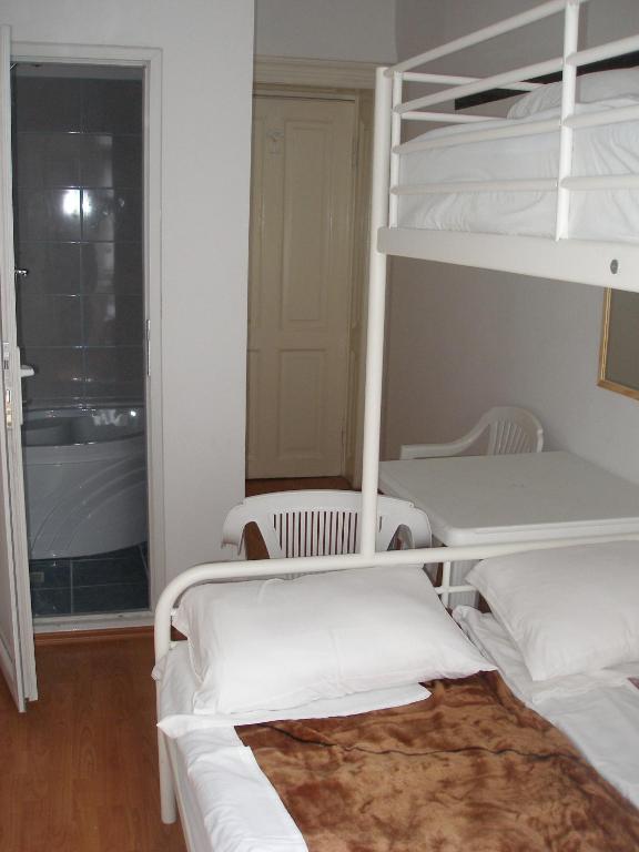 Kretan Hostel Bucureşti Rom bilde