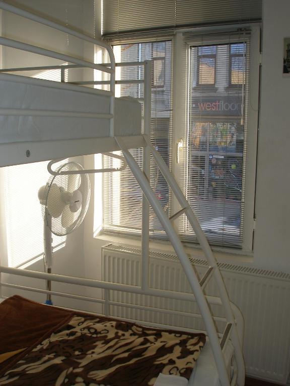 Kretan Hostel Bucureşti Eksteriør bilde