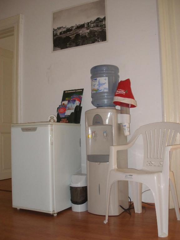 Kretan Hostel Bucureşti Eksteriør bilde